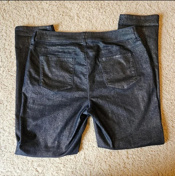 NWT Chico's Platinum Jegging - Picture 3 of 4